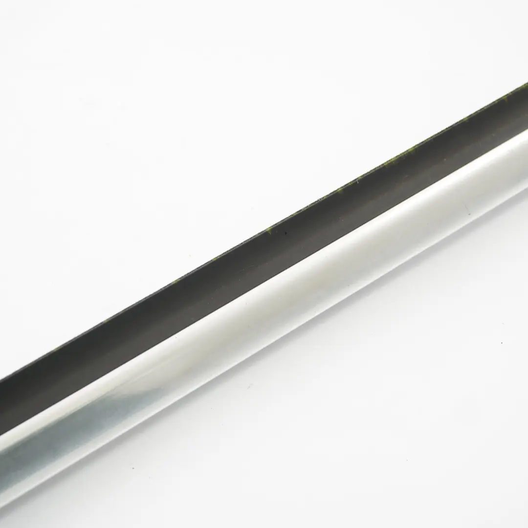 Listwa Szyby Drzwi Prawy Przód Chromowana do Mercedes W204 o numerze A2047251665 Mercedes W204 Listwa Szyby Drzwi Prawy Przód Chromowana - SKU A2047251665-1 - Numer Części A2047251665