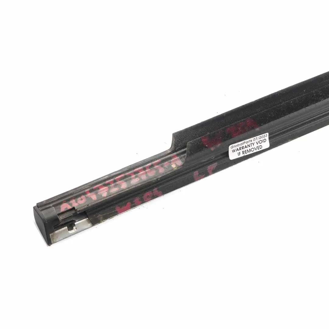 Tira Sellado Ventana Delantera Izquierda Puerta Negro para Mercedes W204 Coupe con número de pieza A2047252765 Mercedes W204 Coupe Tira Sellado Ventana Delantera Izquierda Puerta Negro - SKU A2047252765-1 - Número de pieza A2047252765