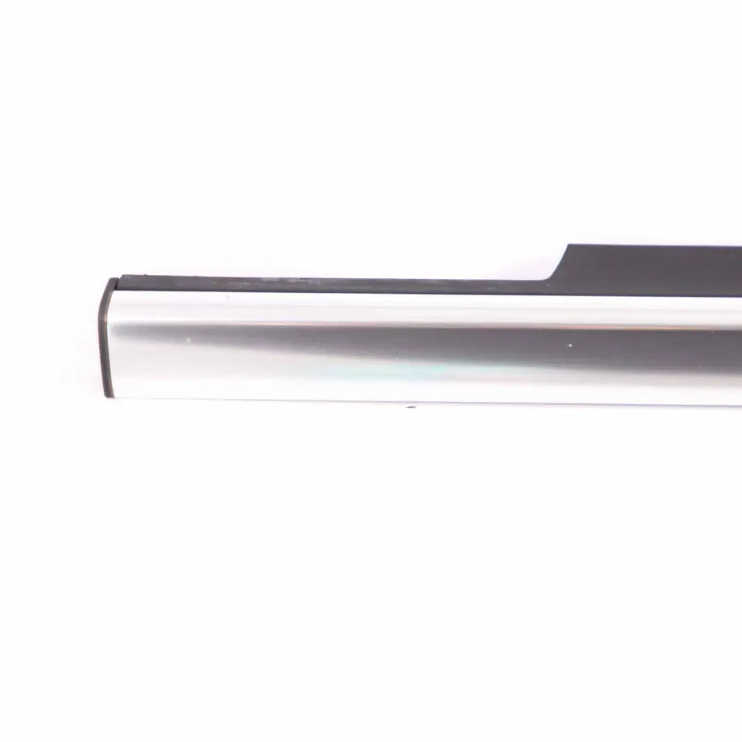 Mercedes W204 Joint d'étanchéité de vitre Porte Avant Droite Chrome - SKU A2047252865 - Numéro de pièce A2047252865