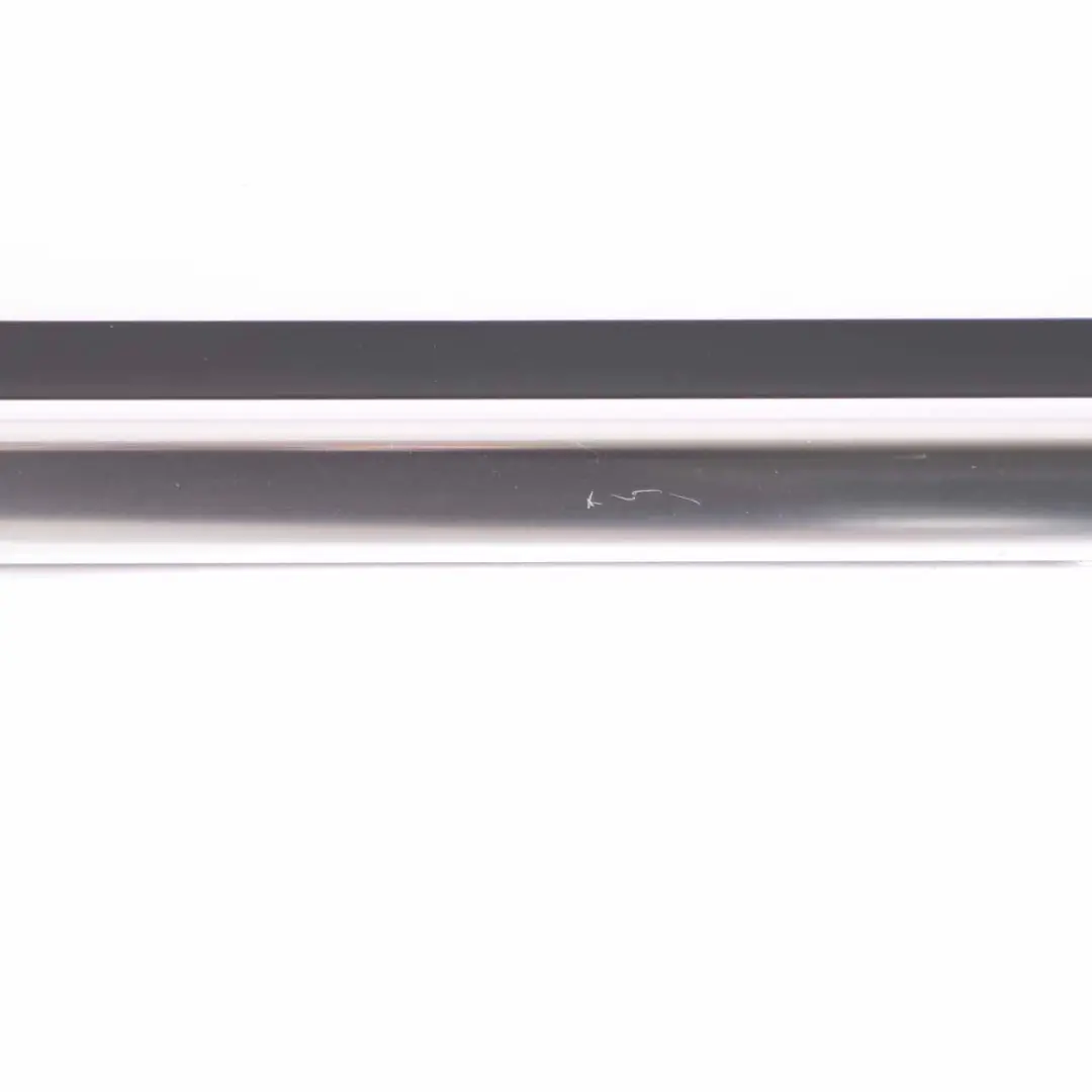 Joint d'étanchéité de vitre Porte Avant Droite Chrome pour Mercedes W204 à propos du numéro de pièce A2047252865 Mercedes W204 Joint d'étanchéité de vitre Porte Avant Droite Chrome - SKU A2047252865 - Numéro de pièce A2047252865