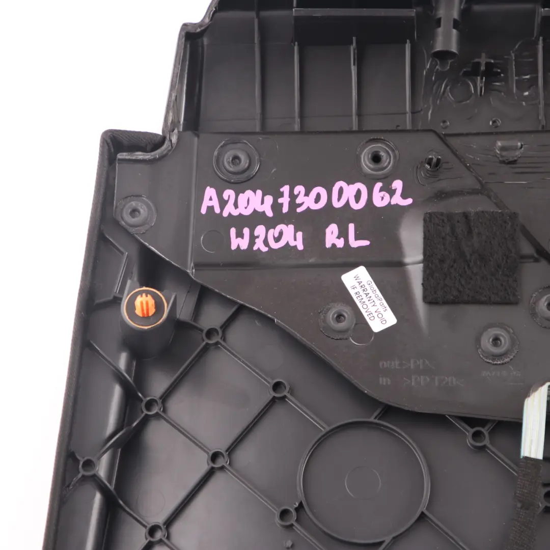 Mercedes W204 Carte Porte Arrière Gauche Panneau d'Habillage Tissu - SKU A2047300062 - Numéro de pièce A2047300062