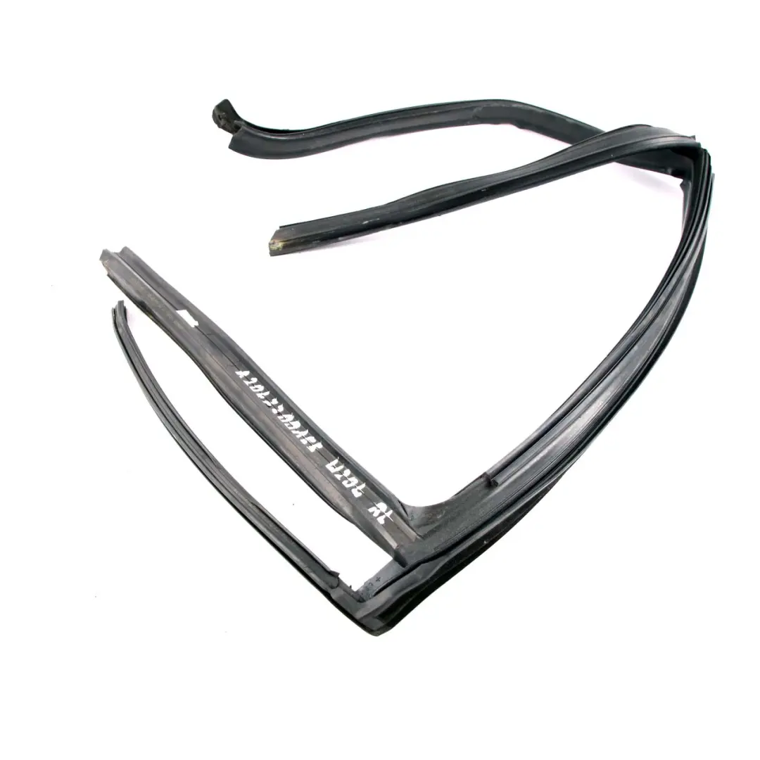 Cadre d'étanchéité fenêtre arrière gauche de la porte pour Mercedes W204 à propos du numéro de pièce A2047300155 Mercedes W204 Cadre d'étanchéité fenêtre arrière gauche de la porte - SKU A2047300155-1 - Numéro de pièce A2047300155