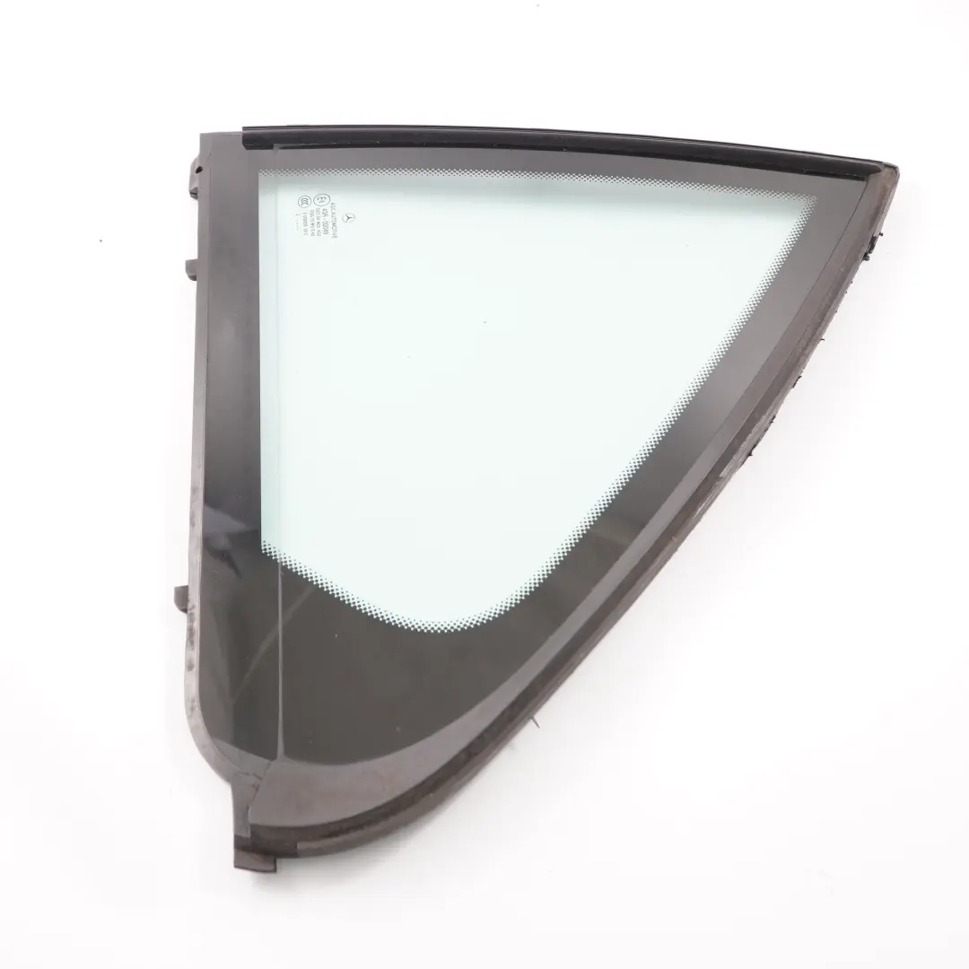 Vitre Arrière Gauche Porte Quartier Vert AS2 pour Mercedes W204 à propos du numéro de pièce A2047300155 Mercedes W204 Vitre Arrière Gauche Porte Quartier Vert AS2 - SKU A2047300155-2 - Numéro de pièce A2047300155
