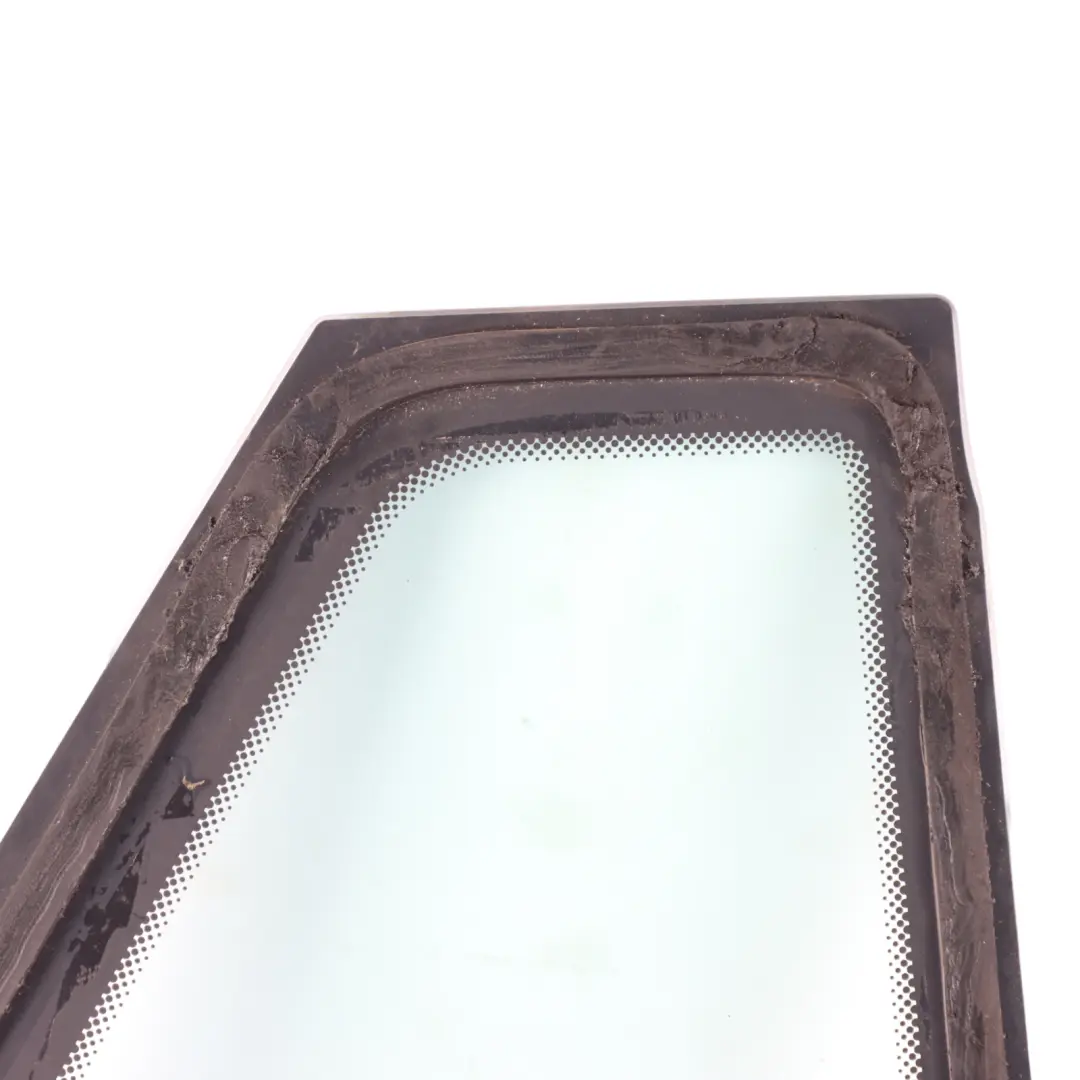 Vitrage Arrière Gauche Côté Porte Vert AS2 pour Mercedes W204 Estate à propos du numéro de pièce A2047300355 Mercedes W204 Estate Vitrage Arrière Gauche Côté Porte Vert AS2 - SKU A2047300355 - Numéro de pièce A2047300355