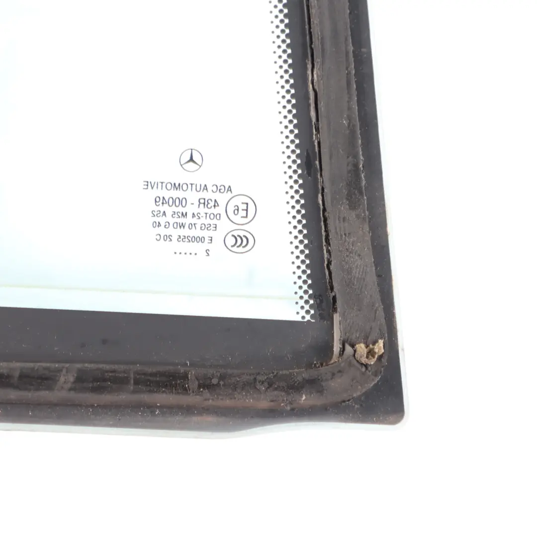 Cristal Ventana Trasero Izquierdo Lado Conductor Verde AS2 para Mercedes W204 Estate con número de pieza A2047300355 Mercedes W204 Estate Cristal Ventana Trasero Izquierdo Lado Conductor Verde AS2 - SKU A2047300355 - Número de pieza A2047300355