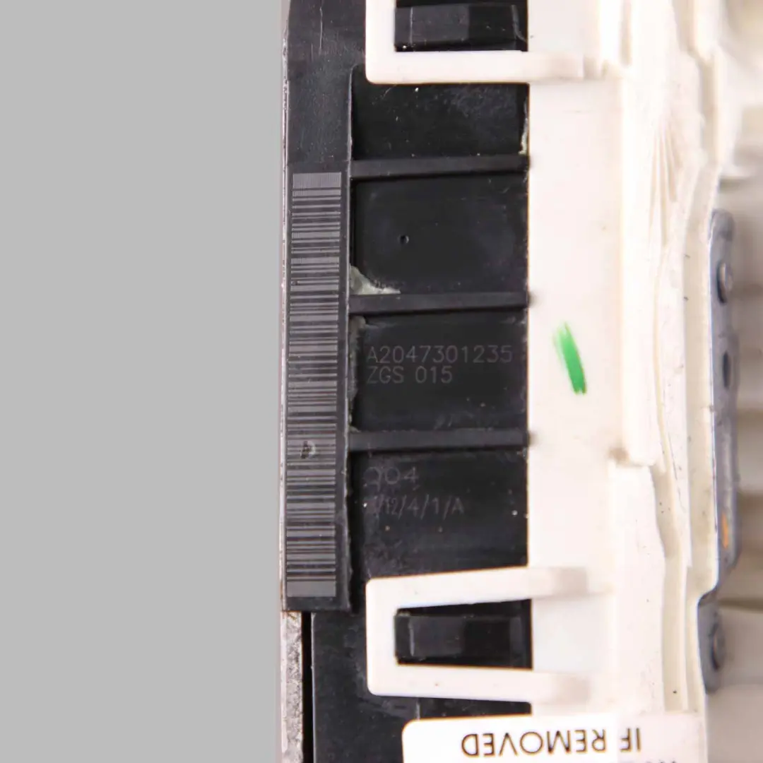 Cerradura Puerta Trasera Derecha Pestillo Actuador para Mercedes W204 con número de pieza A2047301235 Mercedes W204 Cerradura Puerta Trasera Derecha Pestillo Actuador - SKU A2047301235 - Número de pieza A2047301235