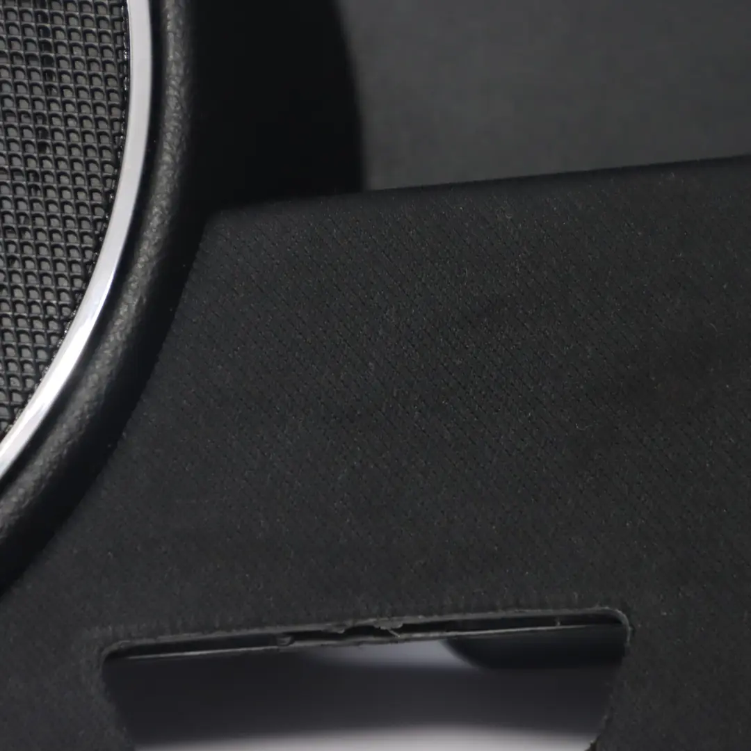 Garniture Porte Arrière Droite Noire pour Mercedes W204 à propos du numéro de pièce A2047301962 Mercedes W204 Garniture Porte Arrière Droite Noire - SKU A2047301962 - Numéro de pièce A2047301962