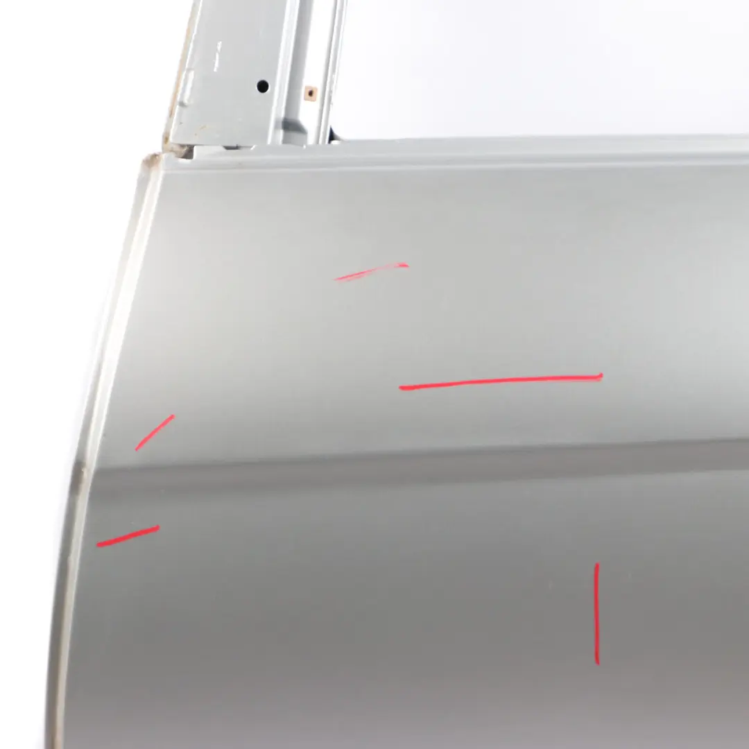 Puerta Trasera Izquierda Clase C Berlina Plata Iridium - 775 para Mercedes W204 con número de pieza A2047302100 Mercedes W204 Puerta Trasera Izquierda Clase C Berlina Plata Iridium - 775 - SKU A2047302100-IRS - Número de pieza A2047302100