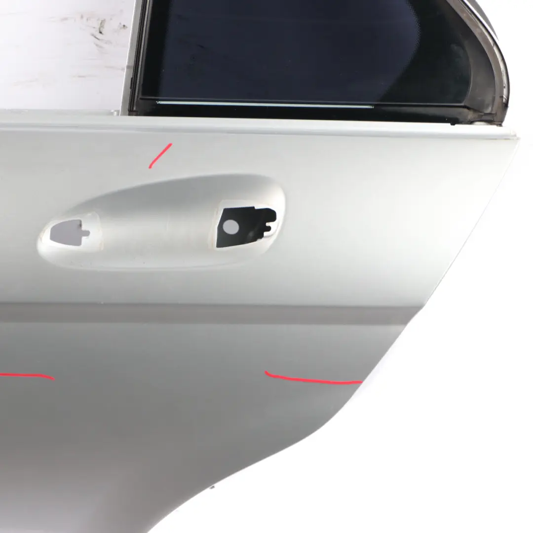 Tür hinten links C-Klasse Limousine Iridium Silber Metallic - 775 für Mercedes W204 mit Teilenummer A2047302100 Mercedes W204 Tür hinten links C-Klasse Limousine Iridium Silber Metallic - 775 - SKU A2047302100-IRS - Teilenummer A2047302100