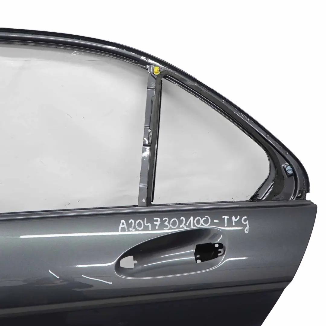 Recouvrement de porte arrière gauche gris ténorite métallisé - 755 pour Mercedes W204 à propos du numéro de pièce A2047302100 Mercedes W204 Recouvrement de porte arrière gauche gris ténorite métallisé - 755 - SKU A2047302100-TNG - Numéro de pièce A2047302100