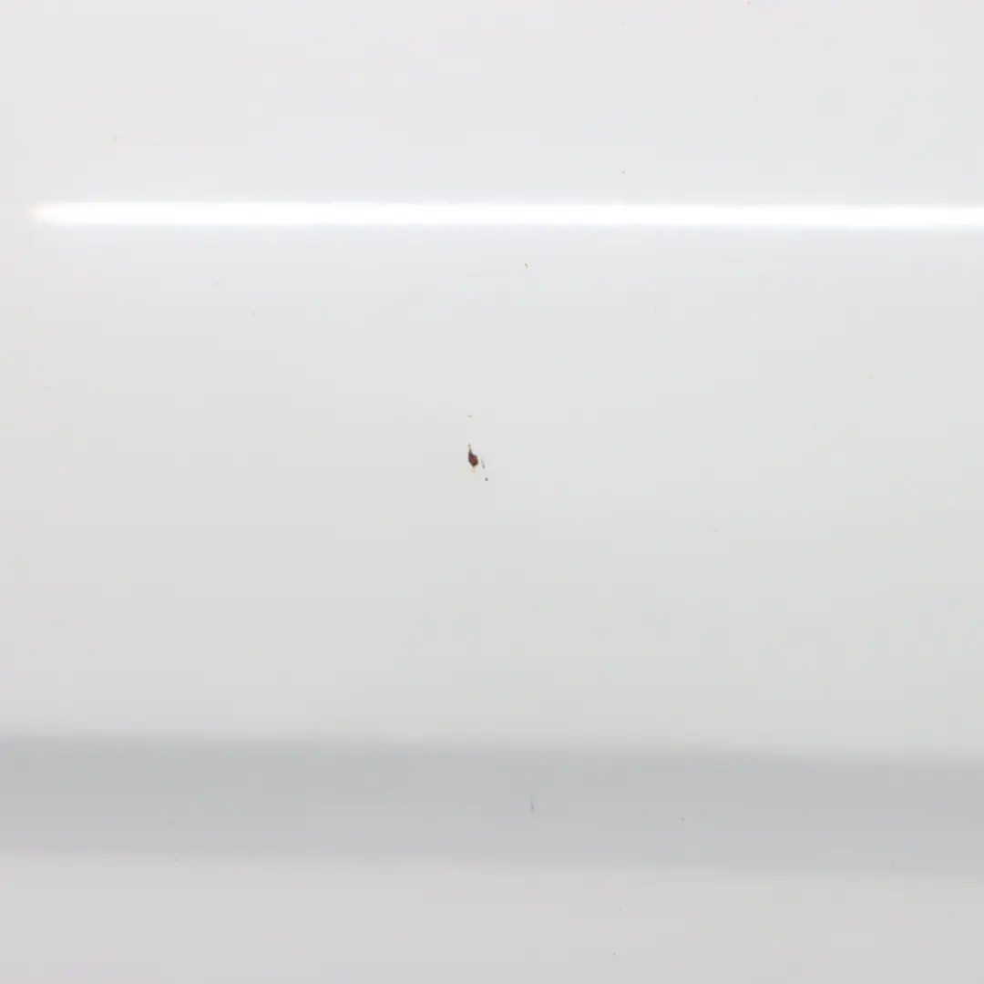 Rivestimento porta posteriore destra Bianco Calcite - 650 per Mercedes W204 con numero di parte A2047302200 Mercedes W204 Rivestimento porta posteriore destra Bianco Calcite - 650 - SKU A2047302200-CW - Numero di parte A2047302200