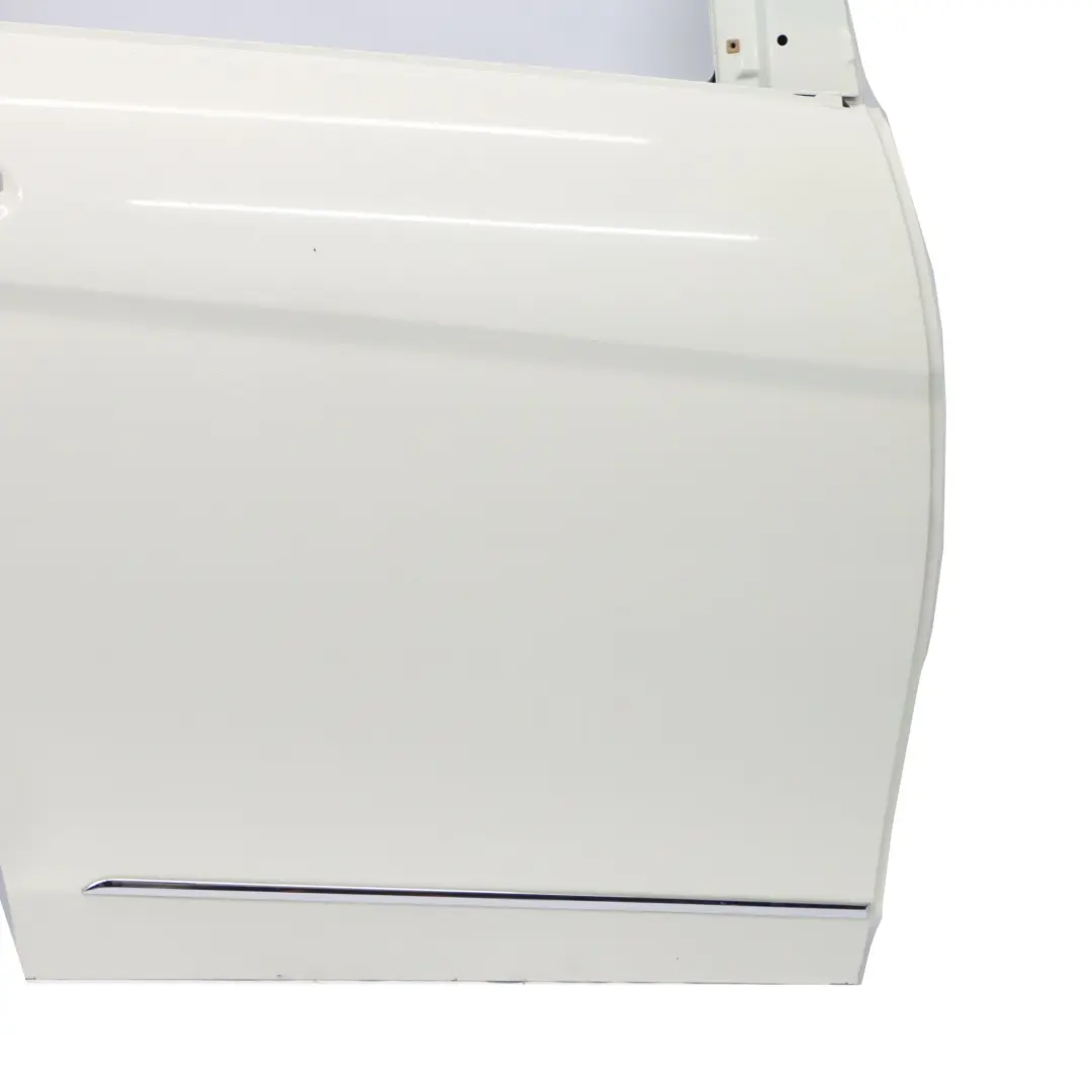 Tür hinten rechts Verkleidung Calcit Weiß - 650 für Mercedes W204 mit Teilenummer A2047302200 Mercedes W204 Tür hinten rechts Verkleidung Calcit Weiß - 650 - SKU A2047302200-CW - Teilenummer A2047302200