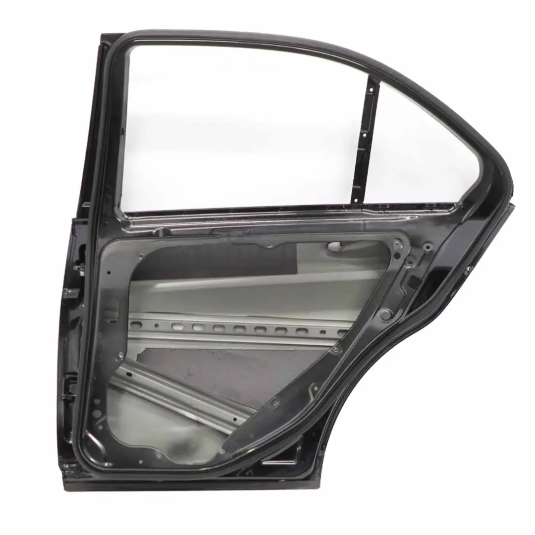 Mercedes W204 Recouvrement de porte arrière droite noir obsidien métallisé - 197 - SKU A2047302200-OB3 - Numéro de pièce A2047302200