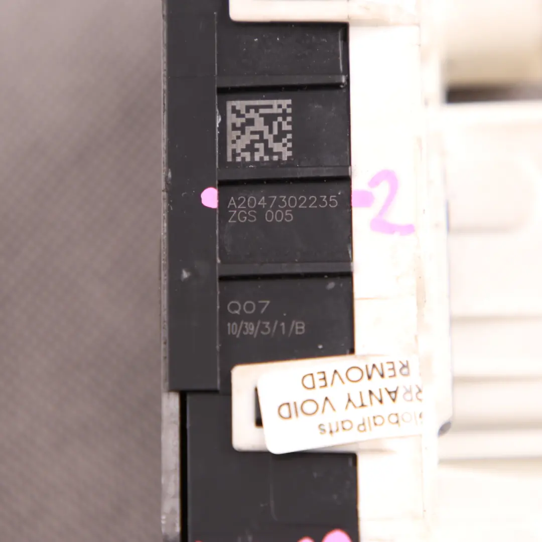 Door Lock Mercedes W204 W212 Rear Right O/S Latch Mechanism to with Part number A2047302235 Door Lock Mercedes W204 W212 Rear Right O/S Latch Mechanism - SKU A2047302235-2 - Part number A2047302235