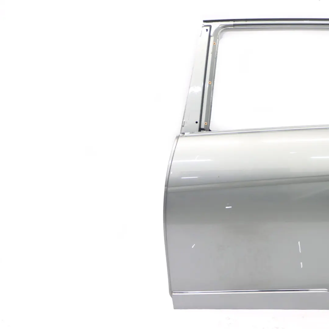 Rivestimento porta posteriore sinistra Palladium Silver - 792 per Mercedes S204 con numero di parte A2047302300 Mercedes S204 Rivestimento porta posteriore sinistra Palladium Silver - 792 - SKU A2047302300-PAL1 - Numero di parte A2047302300