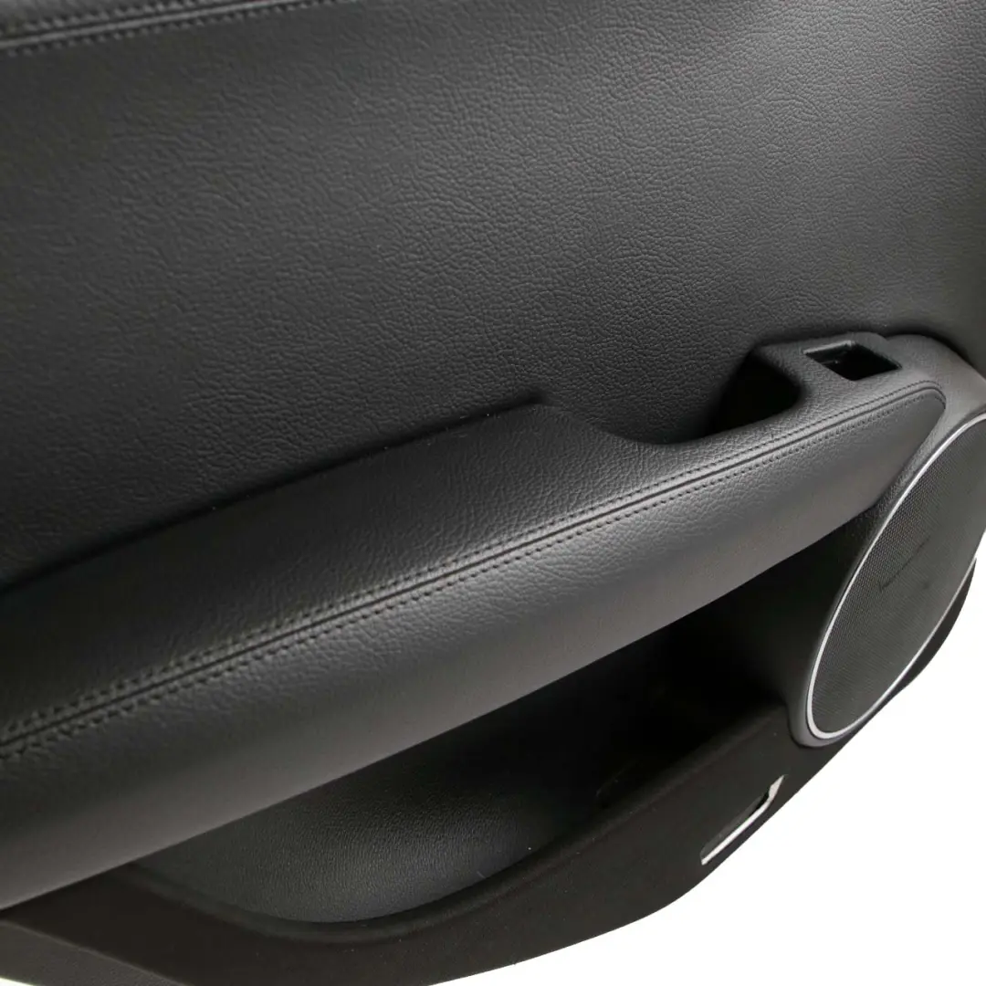 Pannello rivestimento scheda porta posteriore sinistra pelle nera per Mercedes W204 con numero di parte A2047302462 Mercedes W204 Pannello rivestimento scheda porta posteriore sinistra pelle nera - SKU A2047302462 - Numero di parte A2047302462