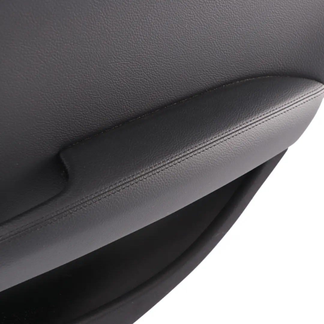 Mercedes W204 Tarjeta Puerta Trasera Derecha Forro Embellecedor Cuero Negro - SKU A2047302562 - Número de pieza A2047302562