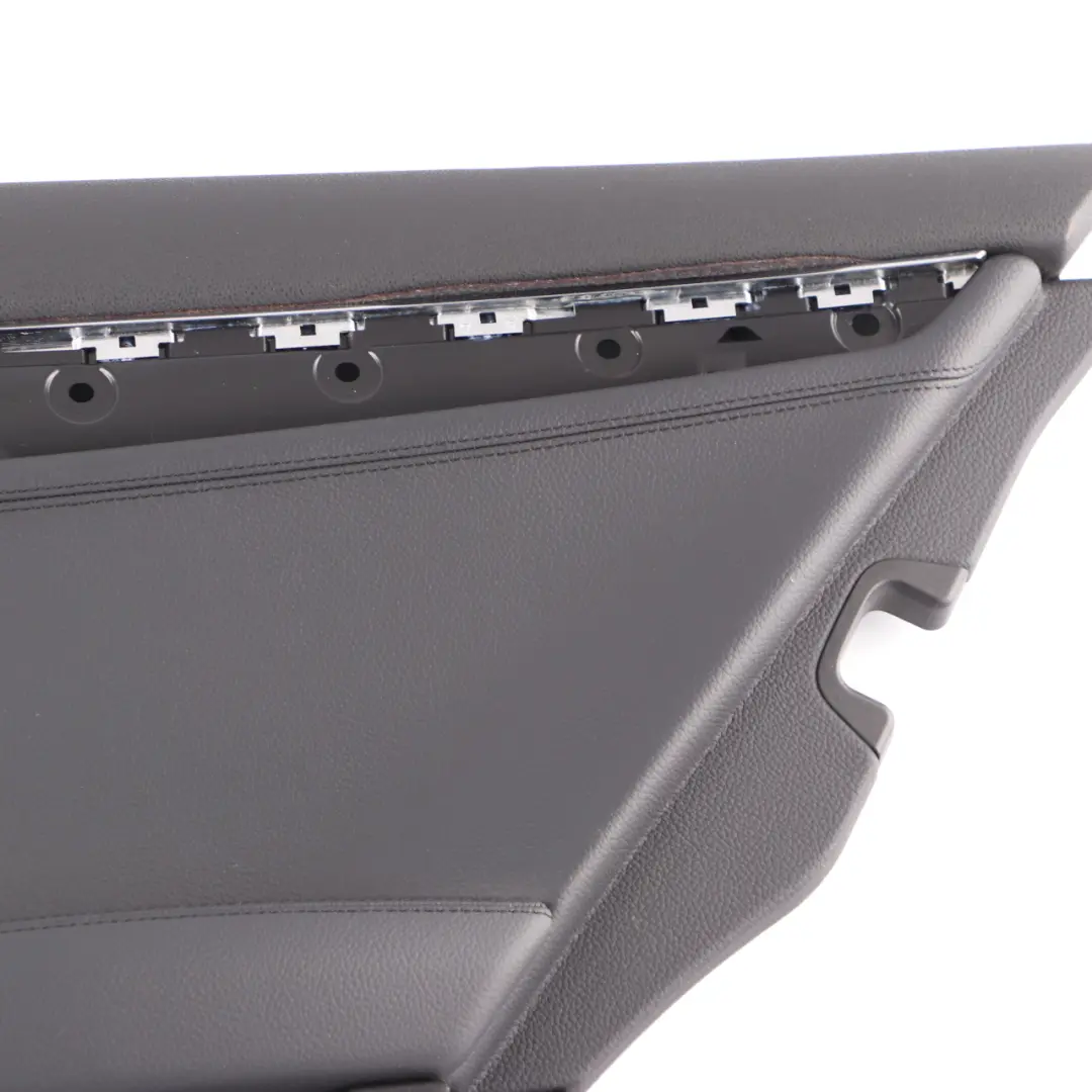 Panel Boczek Tapicerka Drzwi Prawy Tył Czarna Skóra do Mercedes W204 o numerze A2047302562 Mercedes W204 Panel Boczek Tapicerka Drzwi Prawy Tył Czarna Skóra - SKU A2047302562 - Numer Części A2047302562
