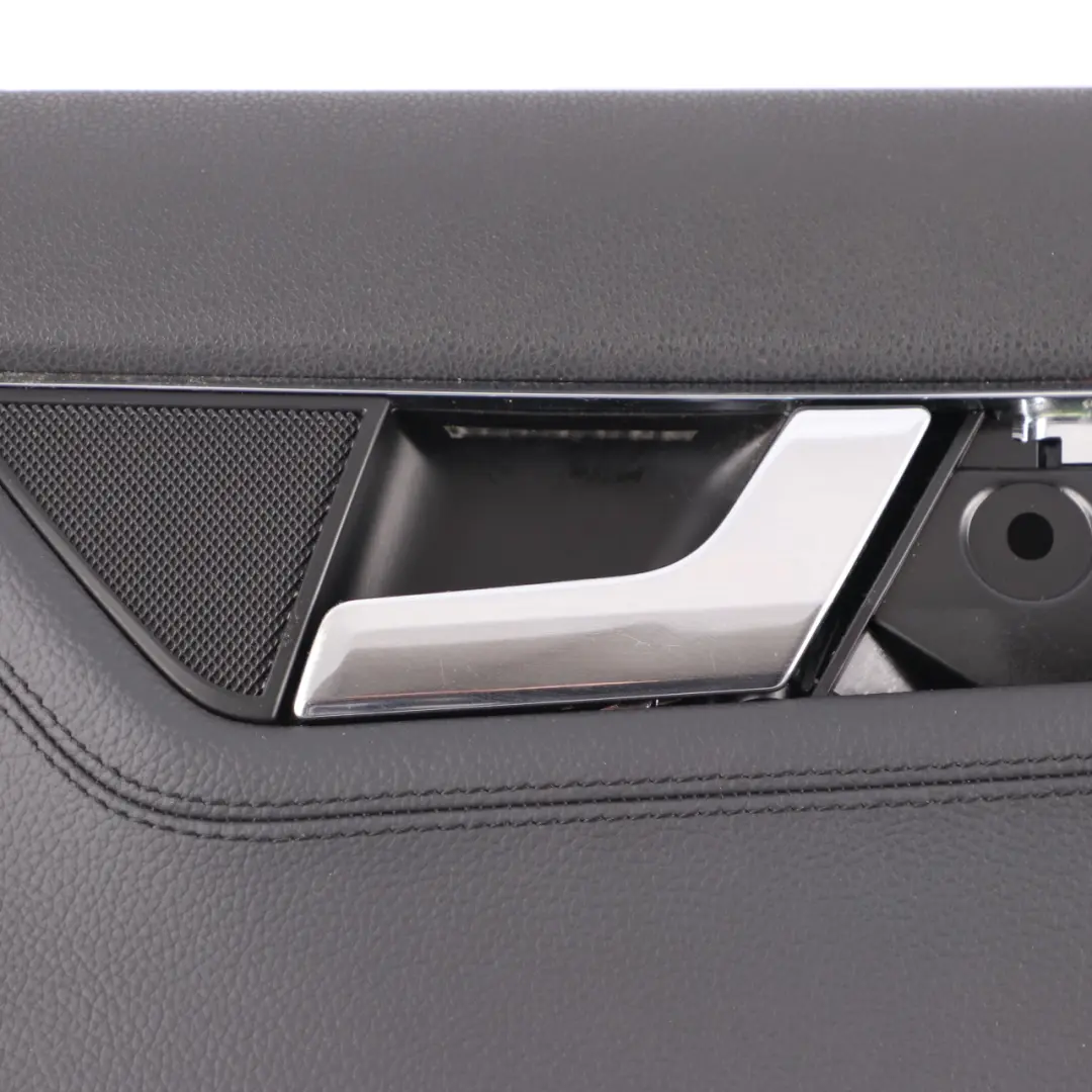 Tarjeta Puerta Trasera Derecha Forro Embellecedor Cuero Negro para Mercedes W204 con número de pieza A2047302562 Mercedes W204 Tarjeta Puerta Trasera Derecha Forro Embellecedor Cuero Negro - SKU A2047302562 - Número de pieza A2047302562