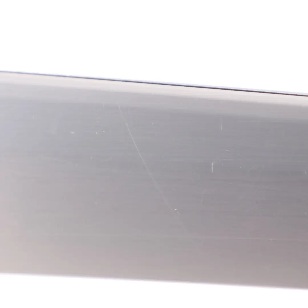 Listwa Drzwi Panel Osłona Aluminium Lewy Tył do Mercedes W204 o numerze A2047302922 Mercedes W204 Listwa Drzwi Panel Osłona Aluminium Lewy Tył - SKU A2047302922 - Numer Części A2047302922