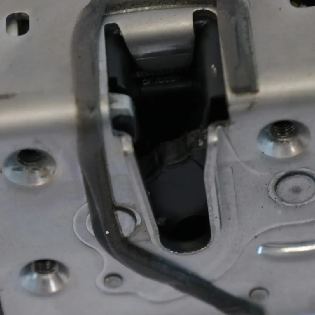 Attuatore meccanismo chiusura posteriore sinistra per Mercedes W176 W246 con numero di parte A2047303535 Mercedes W176 W246 Attuatore meccanismo chiusura posteriore sinistra - SKU A2047303535-3 - Numero di parte A2047303535