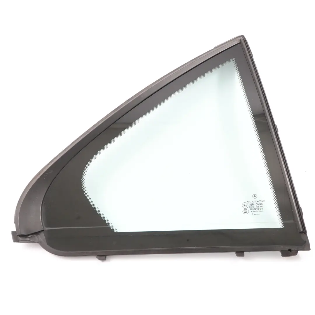Finestra laterale posteriore destra quarto vetro verde AS2 per Mercedes W204 con numero di parte A2047303600 Mercedes W204 Finestra laterale posteriore destra quarto vetro verde AS2 - SKU A2047303600-1 - Numero di parte A2047303600
