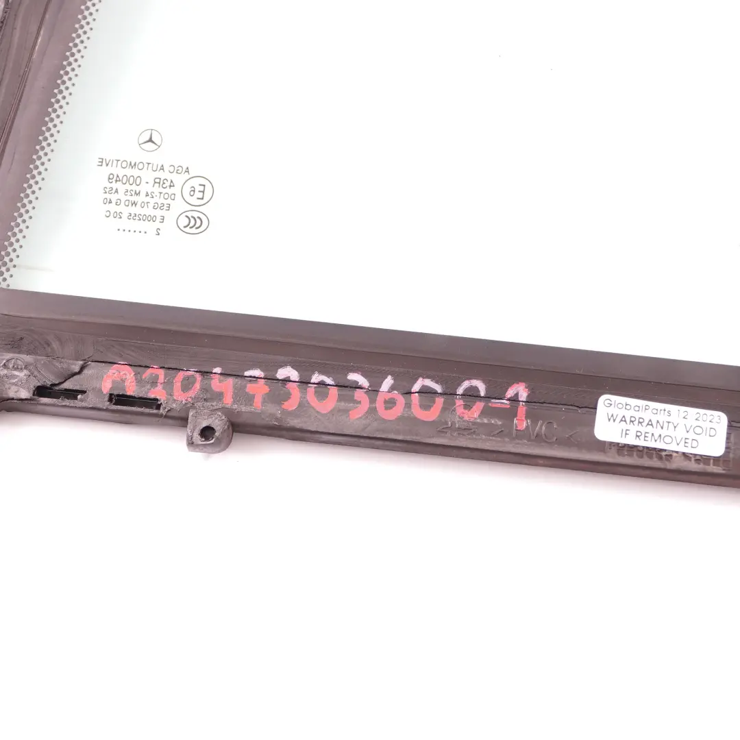 Finestra laterale posteriore destra quarto vetro verde AS2 per Mercedes W204 con numero di parte A2047303600 Mercedes W204 Finestra laterale posteriore destra quarto vetro verde AS2 - SKU A2047303600-1 - Numero di parte A2047303600