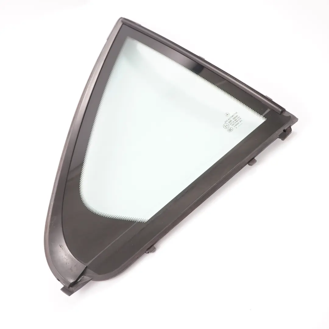 Mercedes W204 trasera derecha cuarto de la ventana lateral de vidrio verde AS2 - SKU A2047303600-1 - Número de pieza A2047303600