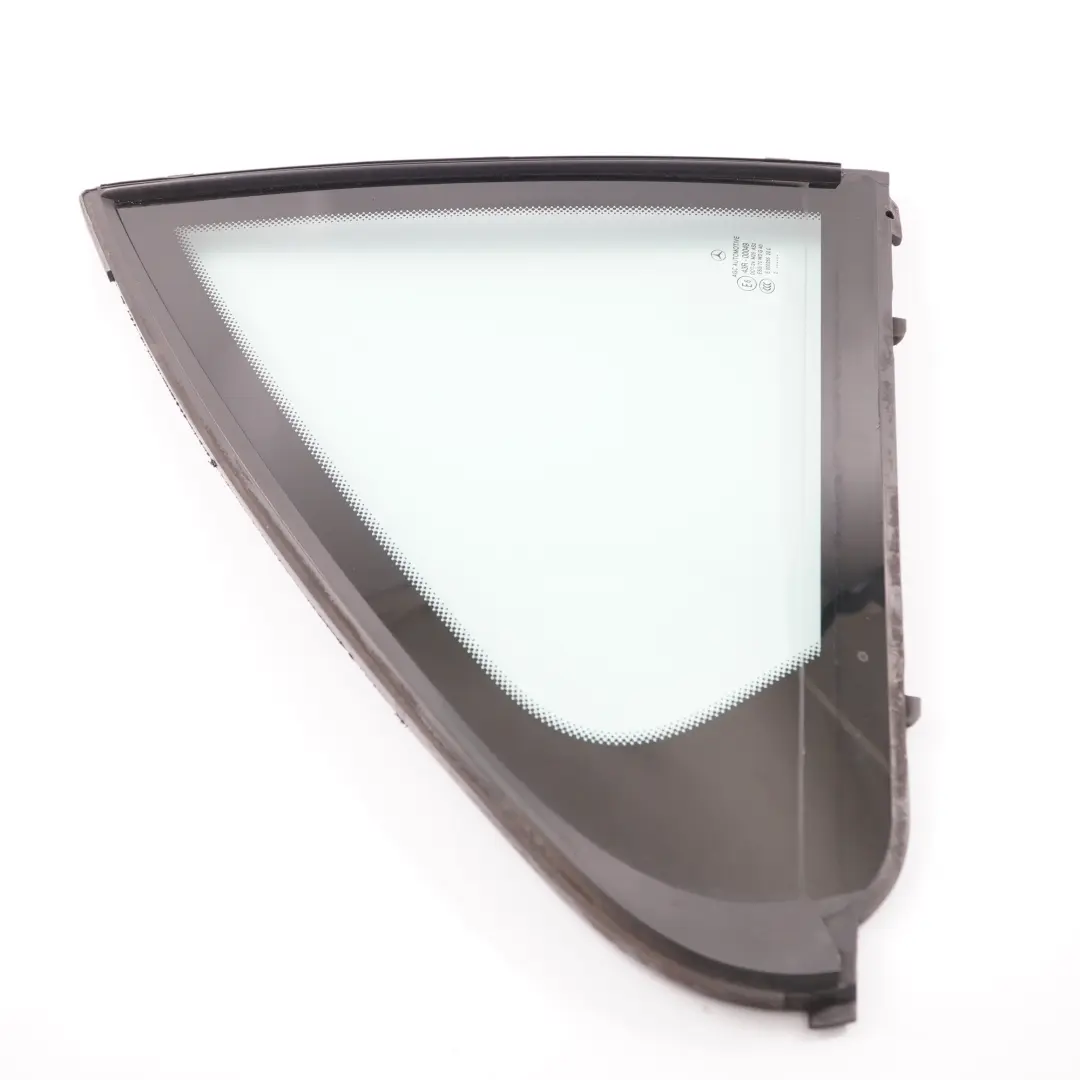 Mercedes W204 trasera derecha cuarto de la ventana lateral de vidrio verde AS2 - SKU A2047303600-1 - Número de pieza A2047303600