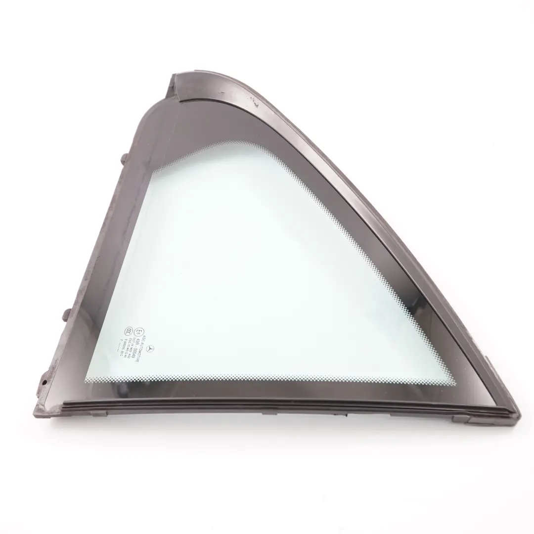 Finestra laterale posteriore destra quarto vetro verde AS2 per Mercedes W204 con numero di parte A2047303600 Mercedes W204 Finestra laterale posteriore destra quarto vetro verde AS2 - SKU A2047303600-1 - Numero di parte A2047303600