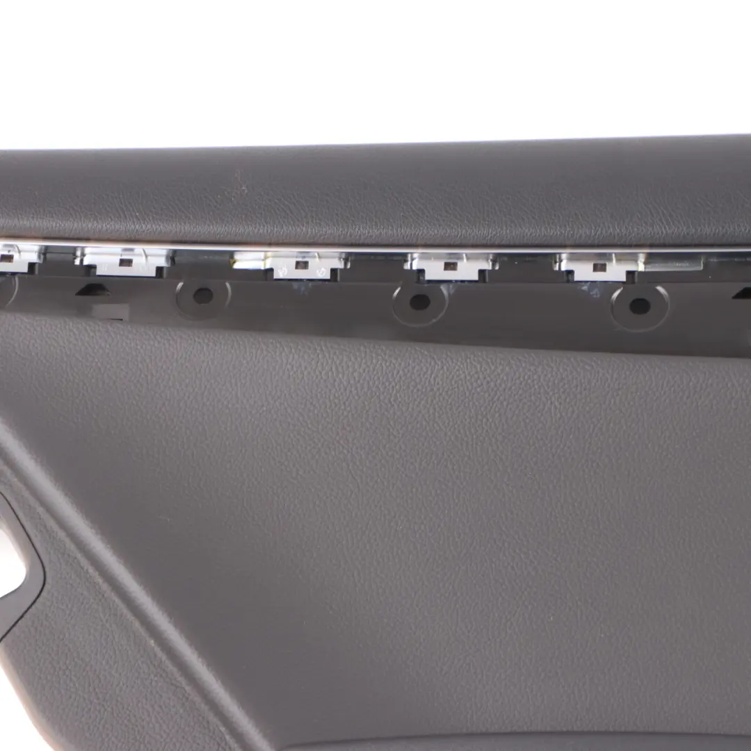 Pannello Porta Trim Posteriore Sinistro Nero per Mercedes W204 con numero di parte A2047304262 Mercedes W204 Pannello Porta Trim Posteriore Sinistro Nero - SKU A2047304262 - Numero di parte A2047304262