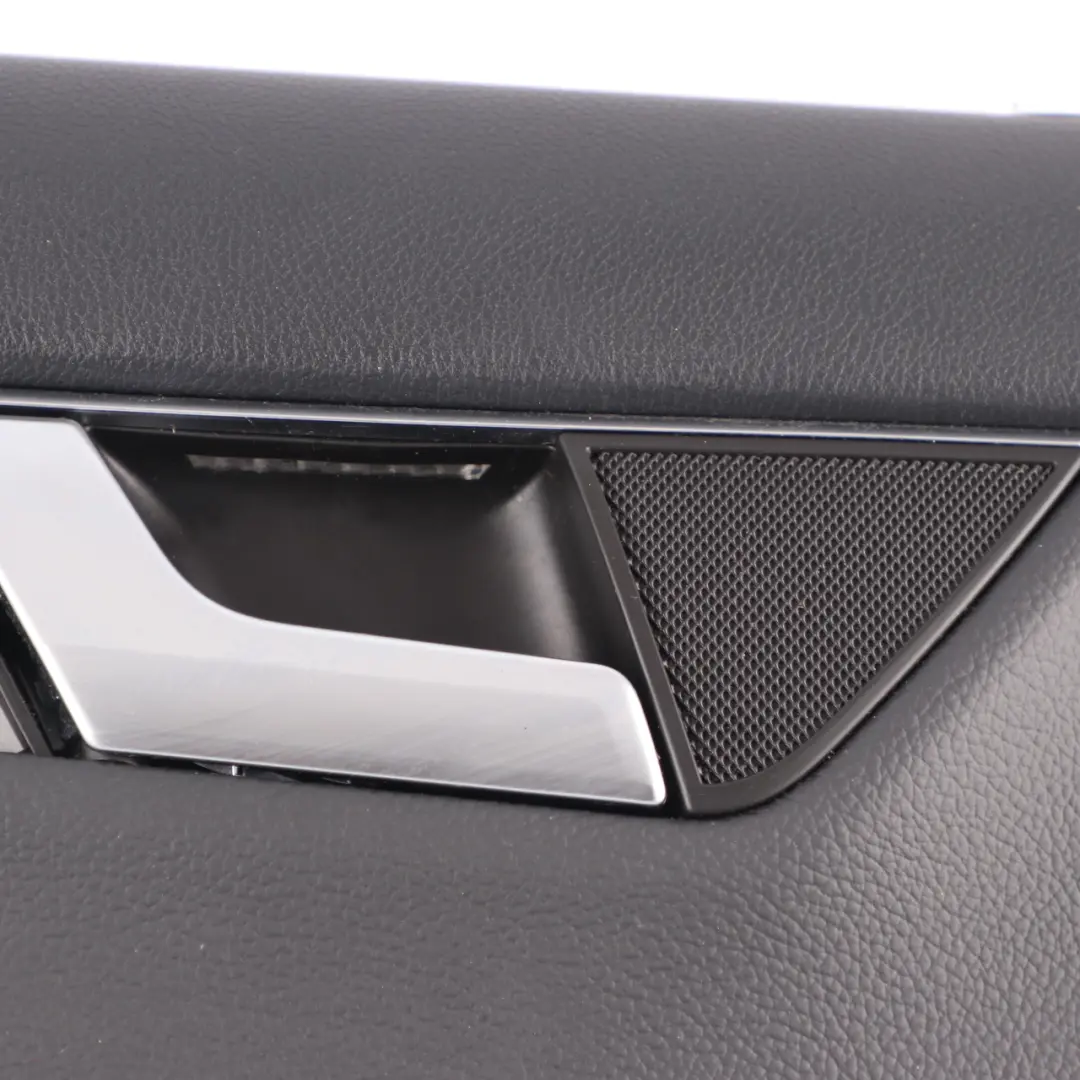 Forro embellecedor trasero izquierdo tarjeta puerta para Mercedes W204 con número de pieza A2047304362 Mercedes W204 Forro embellecedor trasero izquierdo tarjeta puerta - SKU A2047304362 - Número de pieza A2047304362