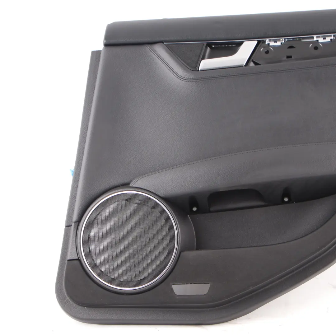 Scheda porta rivestimento posteriore destro nero per Mercedes W204 con numero di parte A2047304562 Mercedes W204 Scheda porta rivestimento posteriore destro nero - SKU A2047304562 - Numero di parte A2047304562