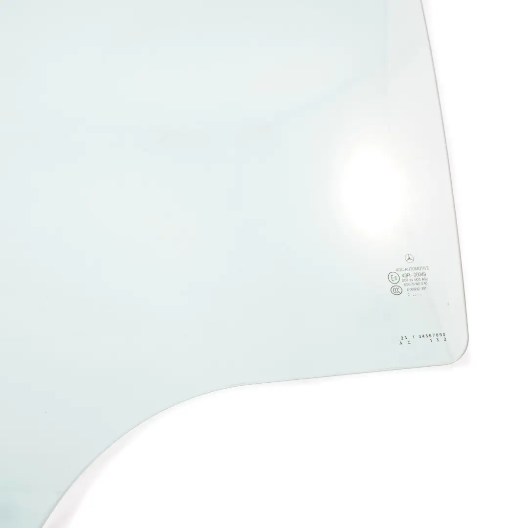 Szyba Lewy Tył Zielona AS2 do Mercedes W204 Saloon o numerze A2047350300 Mercedes W204 Saloon Szyba Lewy Tył Zielona AS2 - SKU A2047350300-1 - Numer Części A2047350300