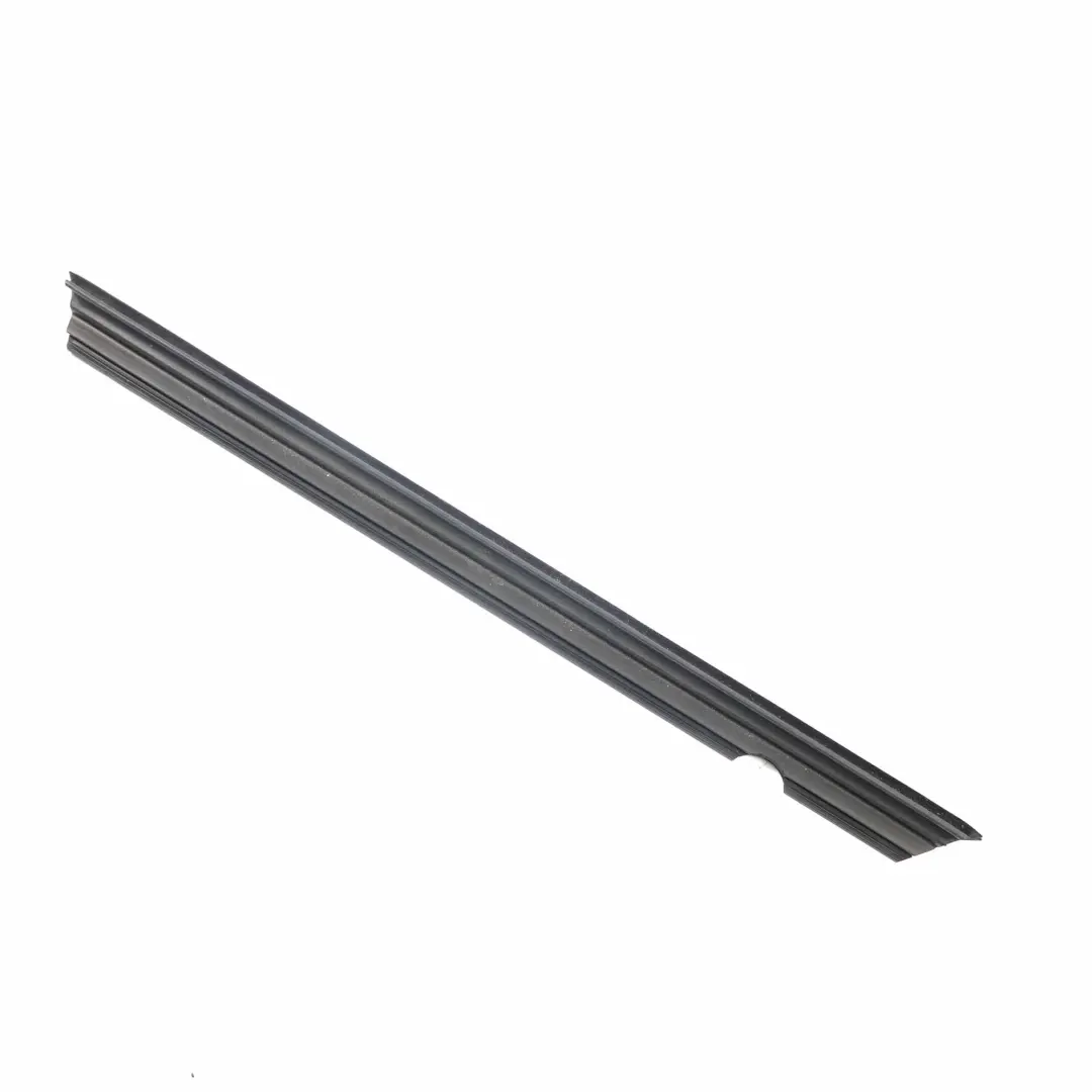  Mercedes-Benz C W204 Rear Left Window Rail Sealing Strip Trim - SKU A2047350365 - Número de pieza A2047350365