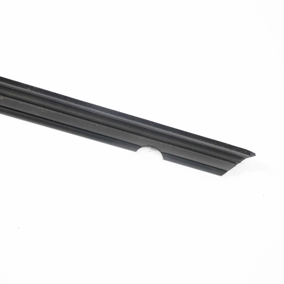 Joint Arriere Gauche Porte Fenetre Moulage pour Mercedes W204 à propos du numéro de pièce A2047350365 Mercedes W204 Joint Arriere Gauche Porte Fenetre Moulage - SKU A2047350365 - Numéro de pièce A2047350365