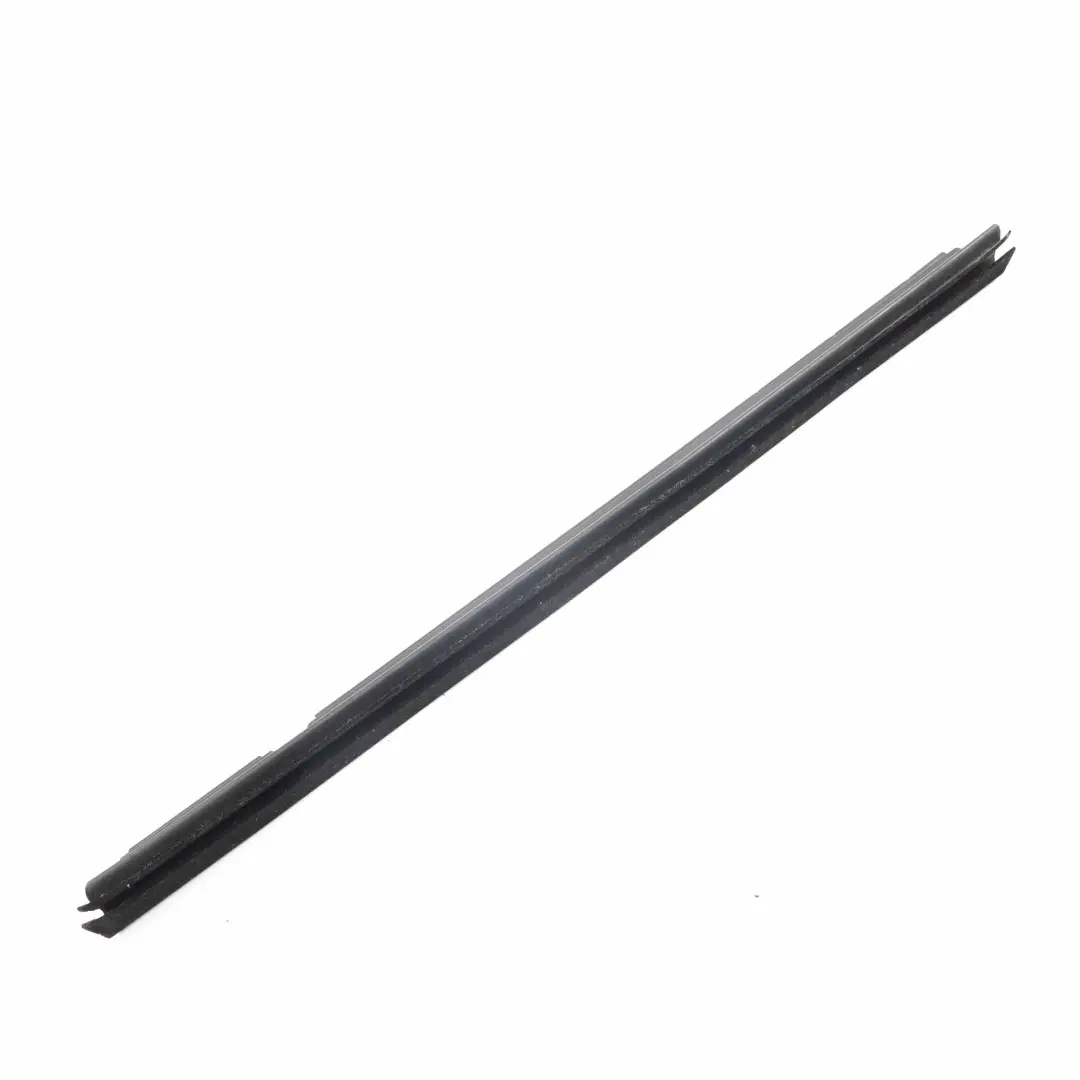 Mercedes W204 Joint Arriere Gauche Porte Fenetre Moulage - SKU A2047350365 - Numéro de pièce A2047350365
