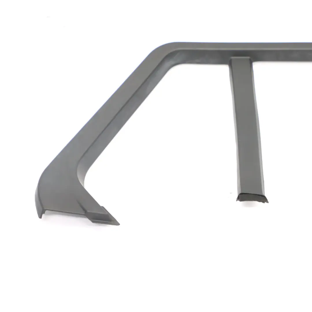 Cadre d'étanchéité fenêtre arrière gauche de la porte pour Mercedes S204 à propos du numéro de pièce A2047350371 Mercedes S204 Cadre d'étanchéité fenêtre arrière gauche de la porte - SKU A2047350371 - Numéro de pièce A2047350371