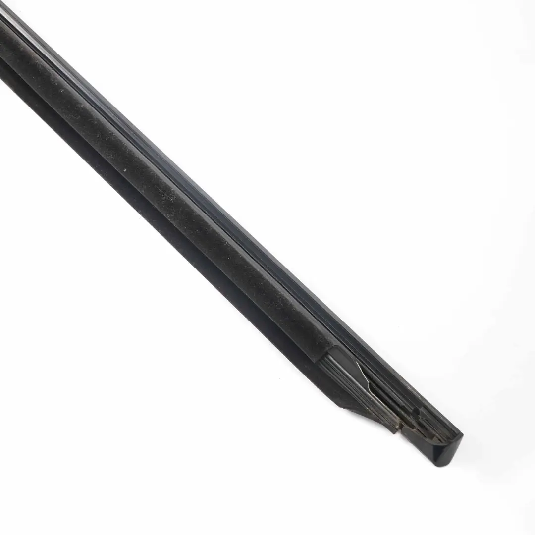 Joint Arriere Gauche Porte Fenetre Moulage pour Mercedes W204 à propos du numéro de pièce A2047353965 Mercedes W204 Joint Arriere Gauche Porte Fenetre Moulage - SKU A2047353965 - Numéro de pièce A2047353965