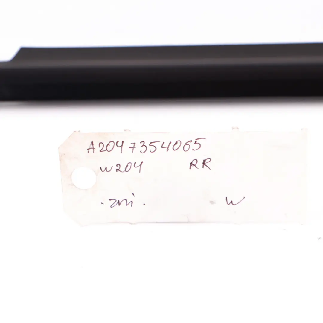 Mercedes W204 Dichtung Hinten Links Tür Fenster Zierleiste A2047353965 - SKU A2047354065 - Teilenummer A2047354065