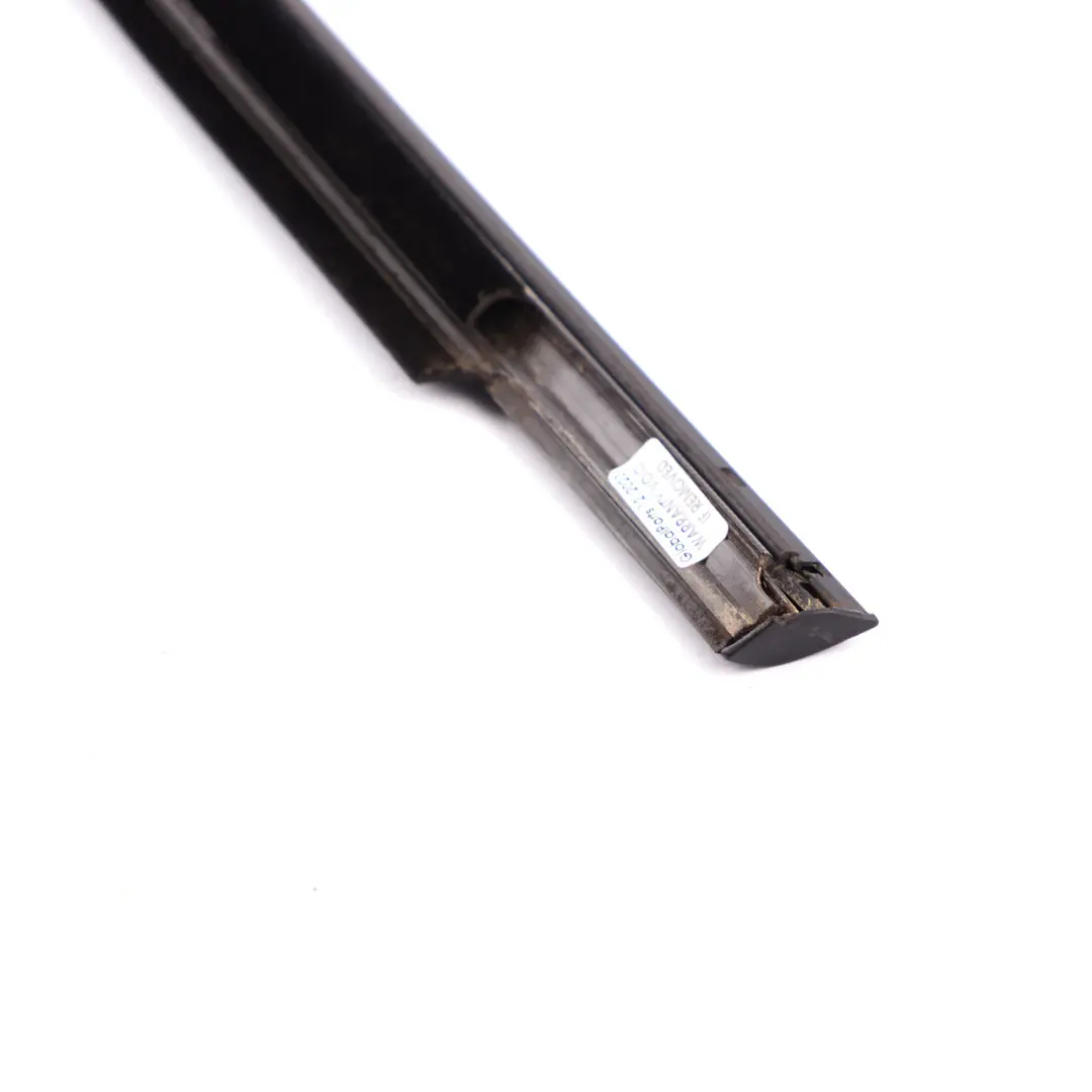 Mercedes W204 Dichtung Hinten Links Tür Fenster Zierleiste A2047353965 - SKU A2047354065 - Teilenummer A2047354065