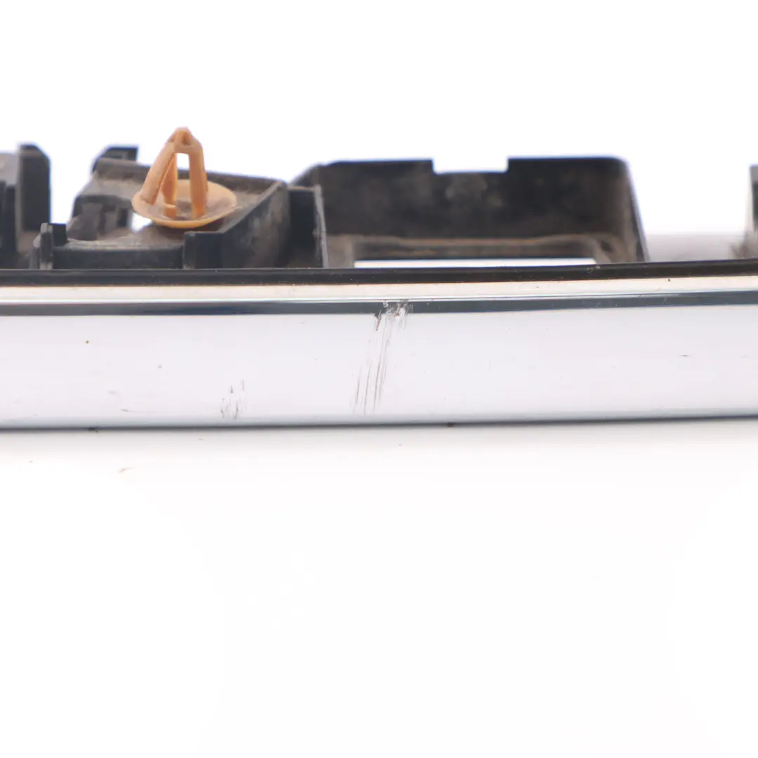 Kofferraum griff Nummern schild abdeckung Chrom für Mercedes W204 Kombi mit Teilenummer A2047400593 Mercedes W204 Kombi Kofferraum griff Nummern schild abdeckung Chrom - SKU A2047400593-1 - Teilenummer A2047400593
