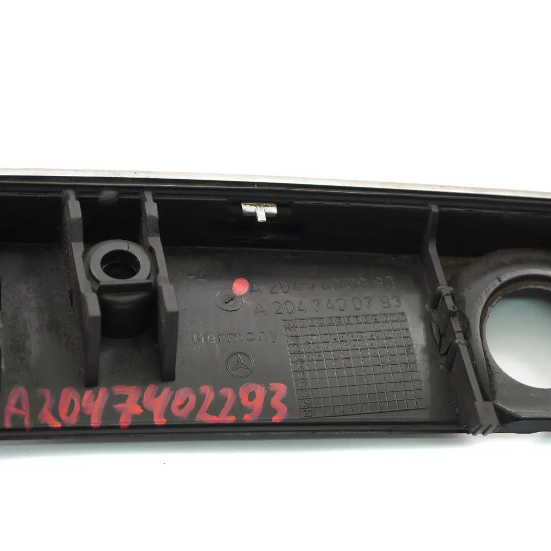 Heckklappengriff Mercedes W204 Limousine Halterung Griffleiste Chrom für mit Teilenummer A2047400993 Heckklappengriff Mercedes W204 Limousine Halterung Griffleiste Chrom - SKU A2047400993 - Teilenummer A2047400993