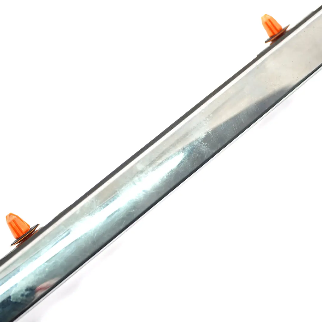 Puerta trasera Mango Mercedes W204 Berlina Montaje Mango Soporte Tira Cromo para con número de pieza A2047400993 Puerta trasera Mango Mercedes W204 Berlina Montaje Mango Soporte Tira Cromo - SKU A2047400993 - Número de pieza A2047400993