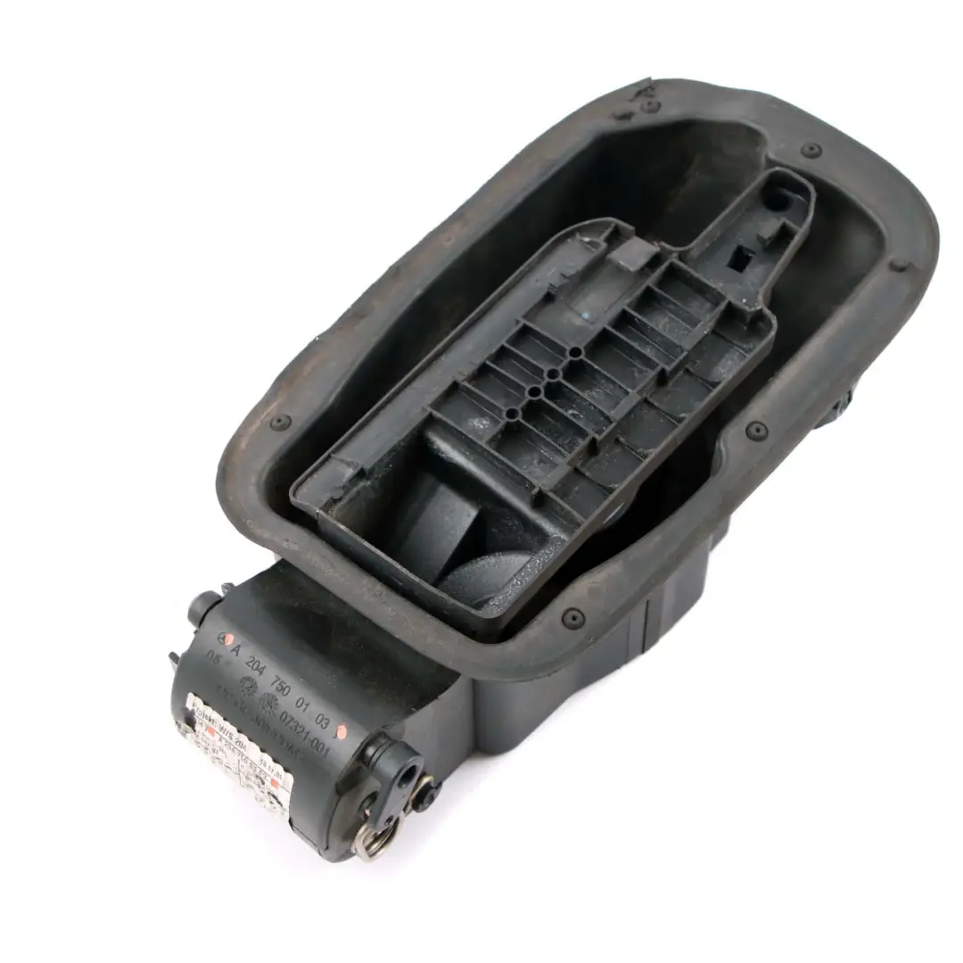 Mercedes W204 Kraftstoffeinfüllstutzen Klappe Deckel Träger Kappe - SKU A2047500103 - Teilenummer A2047500103
