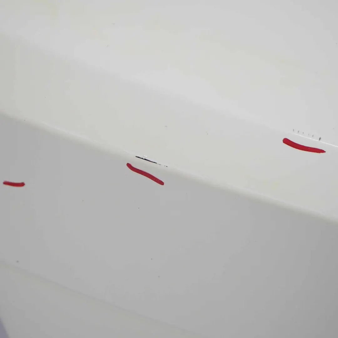 Klapa Bagażnika Diamond White - 799 do Mercedes C204 o numerze A2047500275 Mercedes C204 Klapa Bagażnika Diamond White - 799 - SKU A2047500275-DWM - Numer Części A2047500275