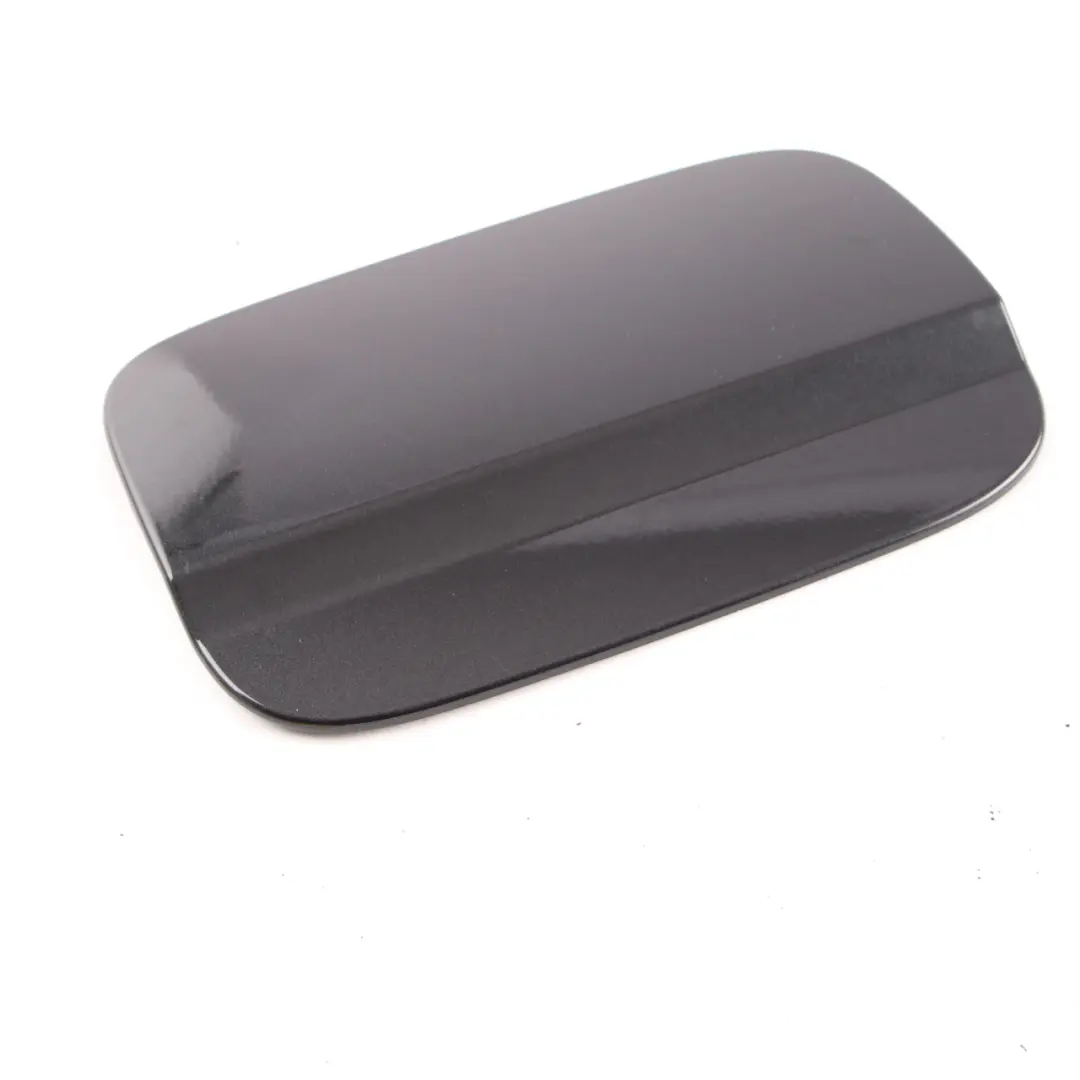 Mercedes W204 Kraftstoffklappe Tankdeckel Abdeckung Magnetit Schwarz - SKU A2047540009-MTS - Teilenummer A2047540009