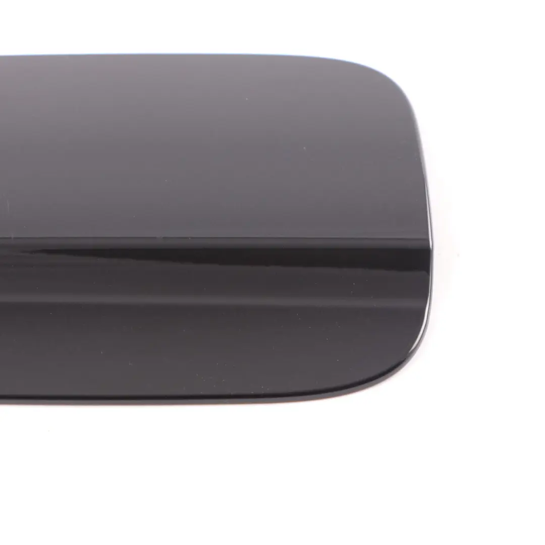 Couvercle Réservoir Carburant Noir Obsidien - 197 pour Mercedes W204 à propos du numéro de pièce A2047540009 Mercedes W204 Couvercle Réservoir Carburant Noir Obsidien - 197 - SKU A2047540009-OB - Numéro de pièce A2047540009