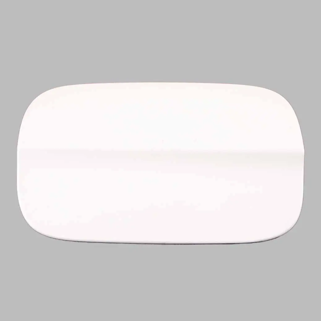 Tapa combustible Coupe Filler Flap Diamond White 799 para Mercedes W204 con número de pieza A2047570506 Mercedes W204 Tapa combustible Coupe Filler Flap Diamond White 799 - SKU A2047570506-DWM - Número de pieza A2047570506