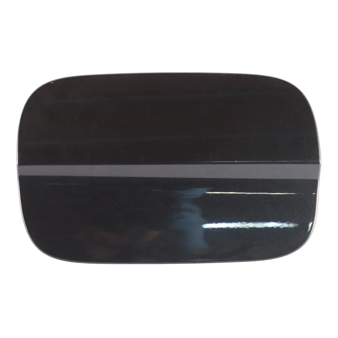 Flap Tappo serbatoio carburante Nero Magnetite per Mercedes W204 Coupe con numero di parte A2047570506 Mercedes W204 Coupe Flap Tappo serbatoio carburante Nero Magnetite - SKU A2047570506-MTS - Numero di parte A2047570506
